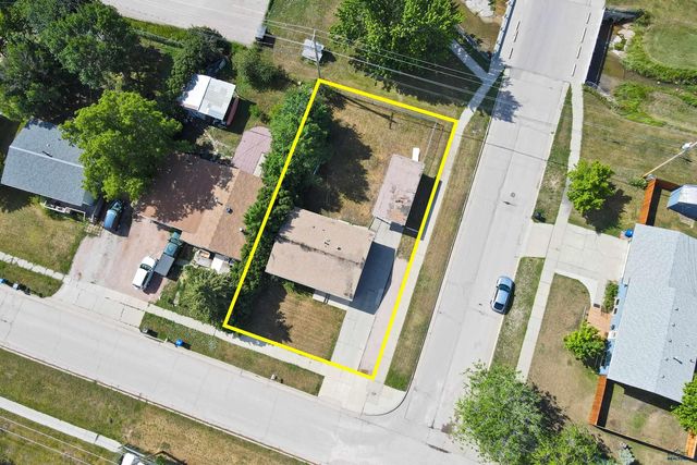 1111 E ST FRANCIS, Rapid City, SD 57701