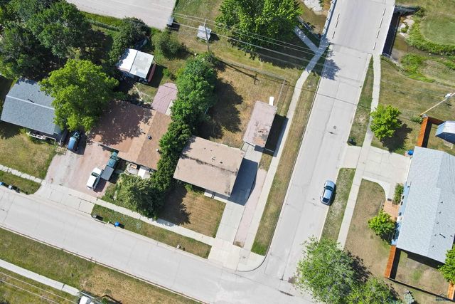 1111 E ST FRANCIS, Rapid City, SD 57701