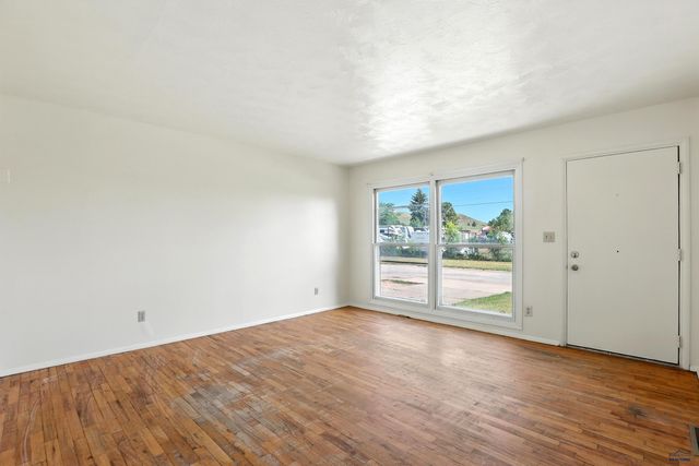 1111 E ST FRANCIS, Rapid City, SD 57701