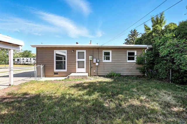1111 E ST FRANCIS, Rapid City, SD 57701