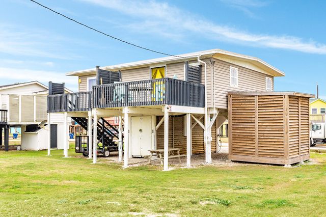 719 Seashell Drive, Surfside Beach, TX 77541