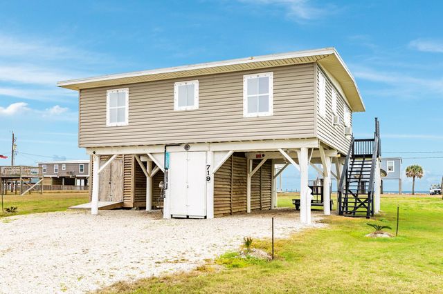 719 Seashell Drive, Surfside Beach, TX 77541