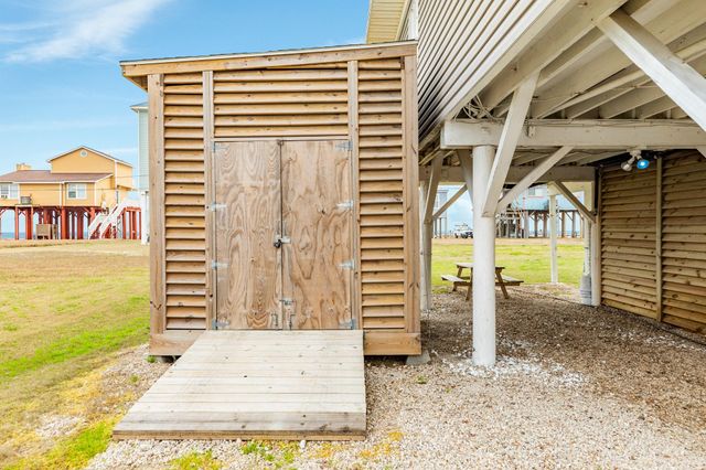 719 Seashell Drive, Surfside Beach, TX 77541
