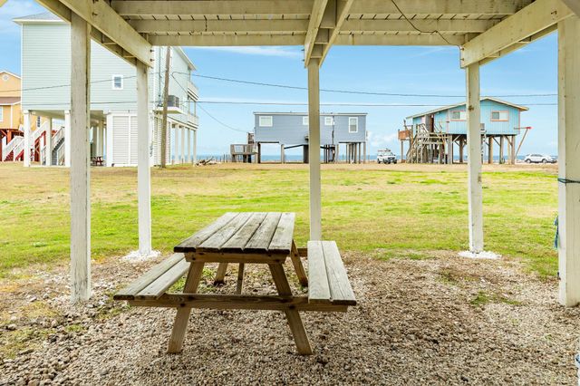 719 Seashell Drive, Surfside Beach, TX 77541