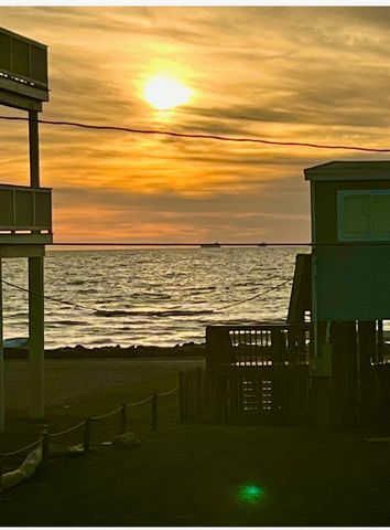719 Seashell Drive, Surfside Beach, TX 77541