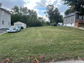 1227 19th Avenue SW, Cedar Rapids, IA 52404