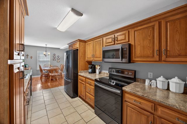 9680 Slippery Elm Ln, Soddy Daisy, TN 37379