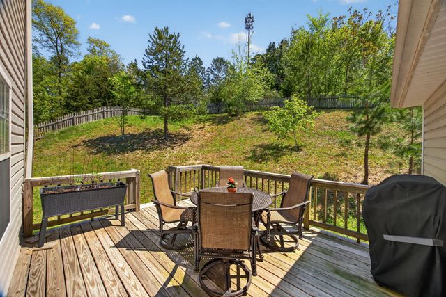 9680 Slippery Elm Ln, Soddy Daisy, TN 37379