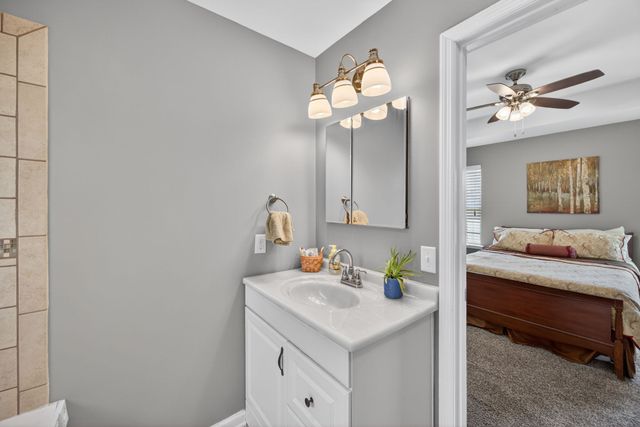 9680 Slippery Elm Ln, Soddy Daisy, TN 37379