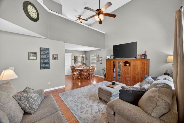 9680 Slippery Elm Ln, Soddy Daisy, TN 37379