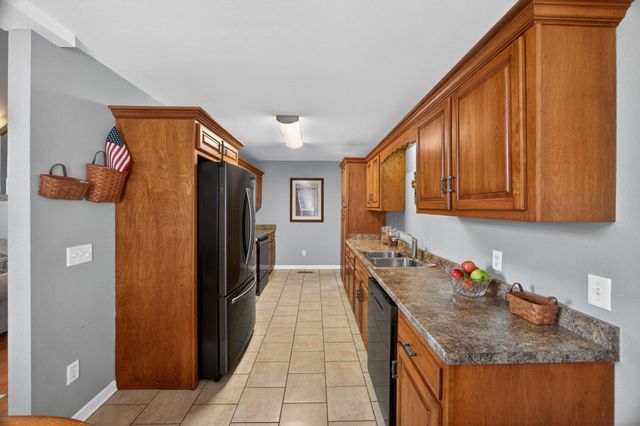 9680 Slippery Elm Ln, Soddy Daisy, TN 37379