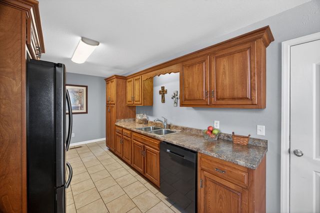 9680 Slippery Elm Ln, Soddy Daisy, TN 37379