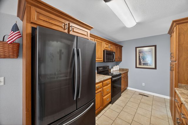 9680 Slippery Elm Ln, Soddy Daisy, TN 37379