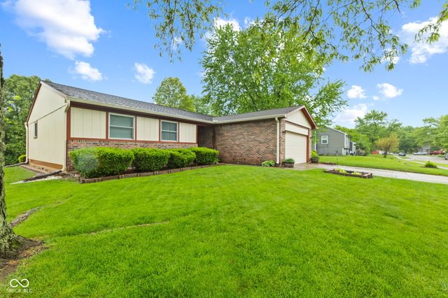 3727 Oil Creek Drive, Indianapolis, IN 46268