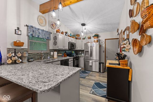 3727 Oil Creek Drive, Indianapolis, IN 46268