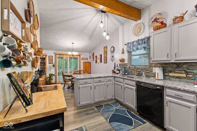 3727 Oil Creek Drive, Indianapolis, IN 46268