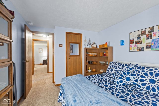 3727 Oil Creek Drive, Indianapolis, IN 46268