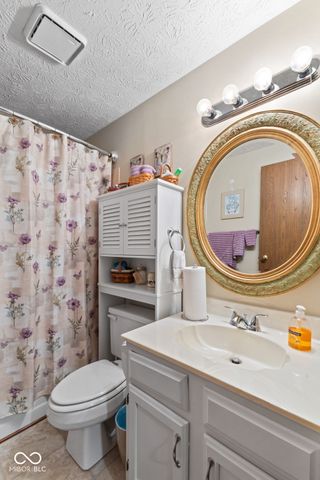 3727 Oil Creek Drive, Indianapolis, IN 46268