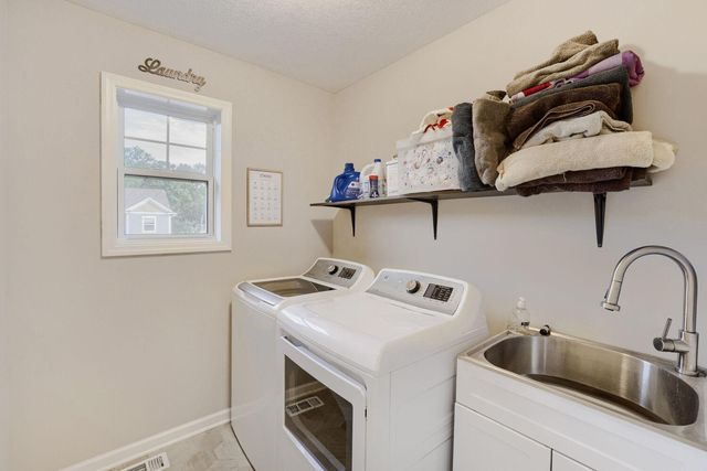 126 Maple Terrace, Waconia, MN 55387