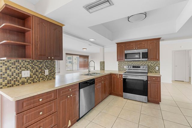 9171 NW 26th Place, Sunrise, FL 33322