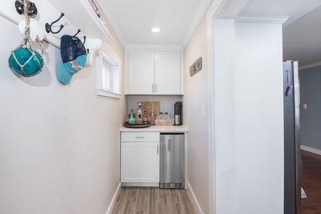 3 Lincoln Street, Hull, MA 02045