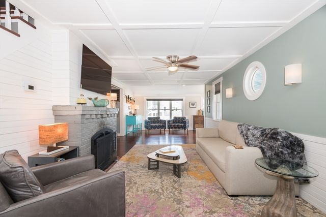 3 Lincoln Street, Hull, MA 02045