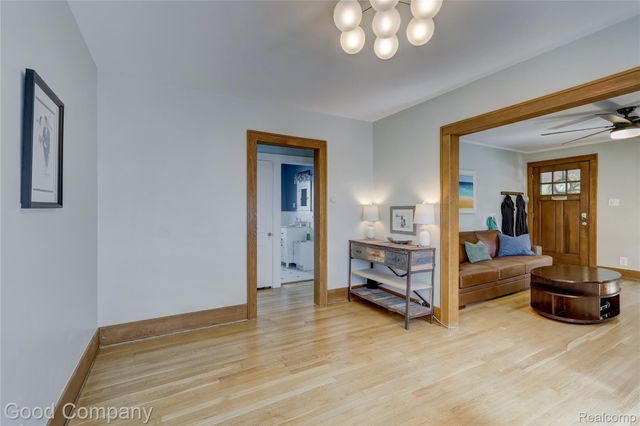 419 E 5th Street, Royal Oak, MI 48067