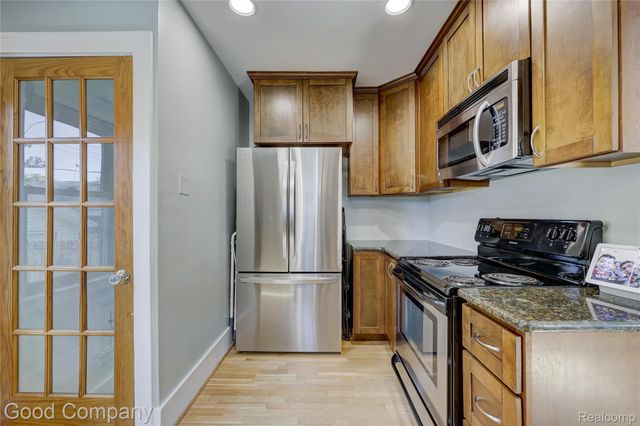 419 E 5th Street, Royal Oak, MI 48067