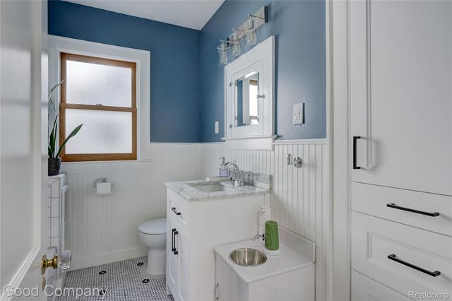 419 E 5th Street, Royal Oak, MI 48067