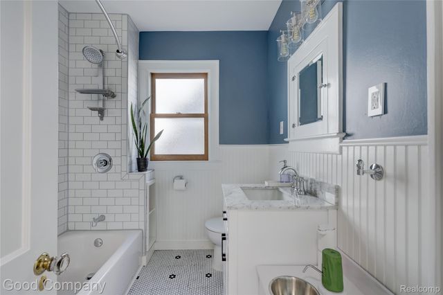 419 E 5th Street, Royal Oak, MI 48067