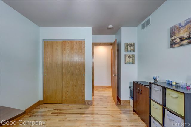 419 E 5th Street, Royal Oak, MI 48067