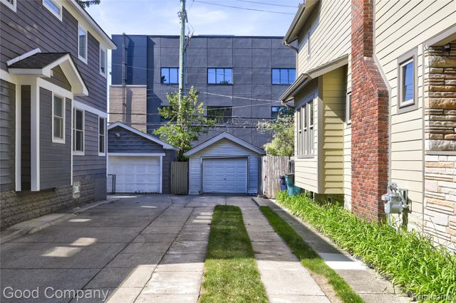 419 E 5th Street, Royal Oak, MI 48067