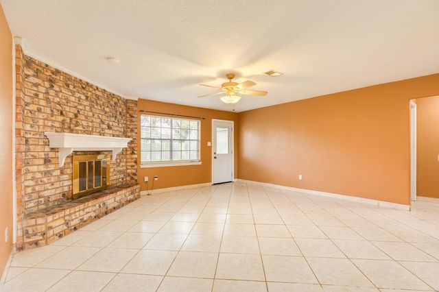 1030 Maple Street, Clute, TX 77531