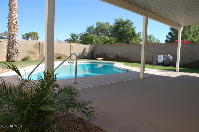 2111 N BULLMOOSE Drive, Chandler, AZ 85224
