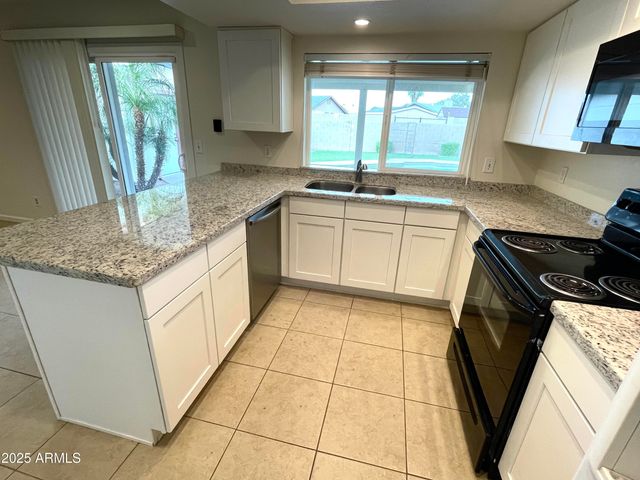 2111 N BULLMOOSE Drive, Chandler, AZ 85224