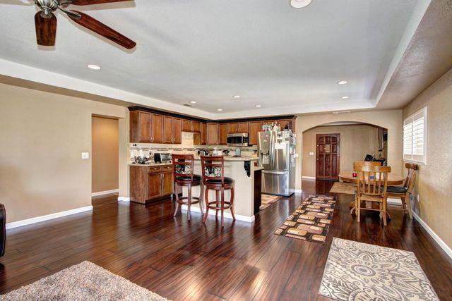 3840 Valle Vista Rd, Carmichael, CA 95608