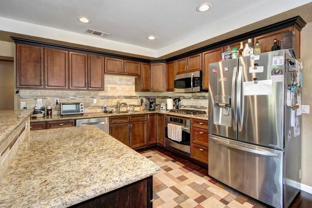3840 Valle Vista Rd, Carmichael, CA 95608