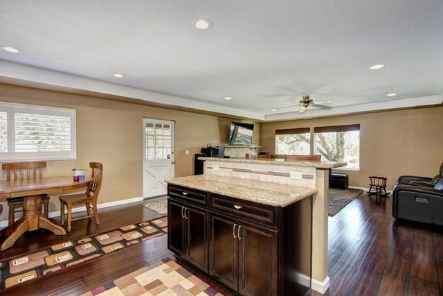 3840 Valle Vista Rd, Carmichael, CA 95608