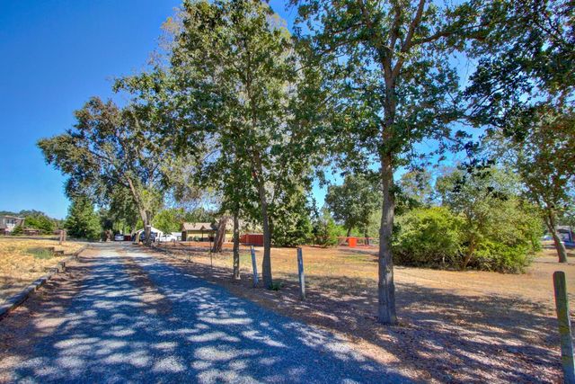 3840 Valle Vista Rd, Carmichael, CA 95608