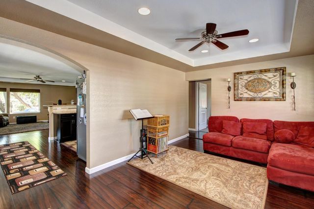 3840 Valle Vista Rd, Carmichael, CA 95608