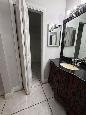 9116 NW 35th Pl, Sunrise, FL 33351