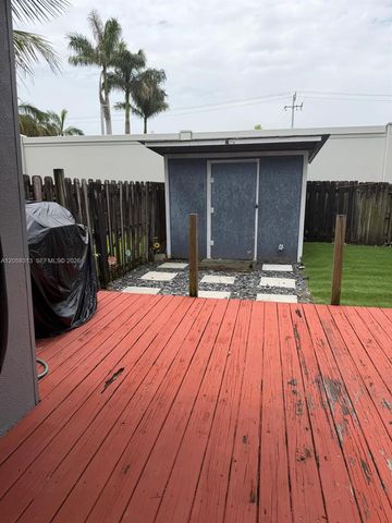 9116 NW 35th Pl, Sunrise, FL 33351