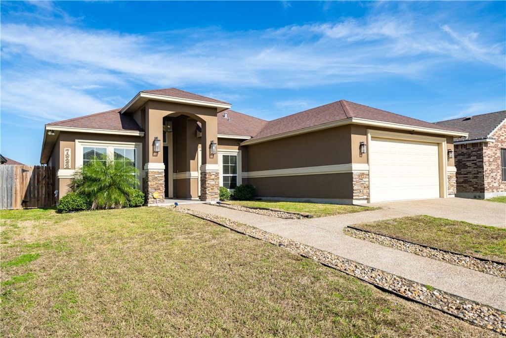 7922 Superman Dr, Corpus Christi, TX 78414