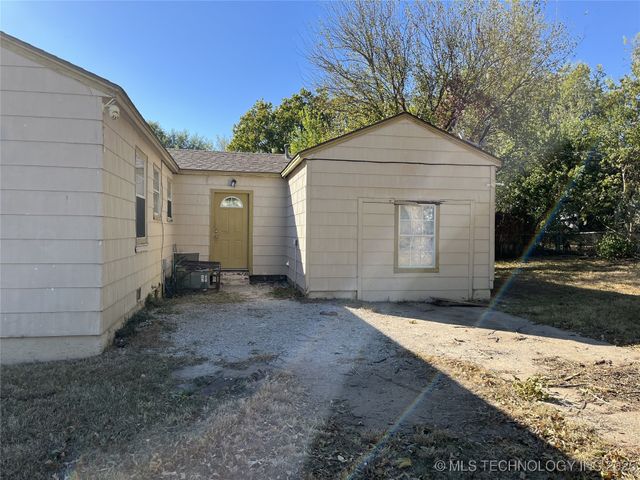 105 W 50th Street North, Tulsa, OK 74126