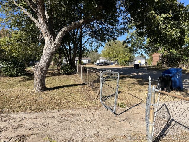 105 W 50th Street North, Tulsa, OK 74126