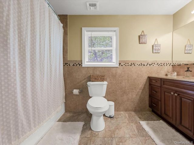 2 Seaview Ledge, Shoreham, NY 11786