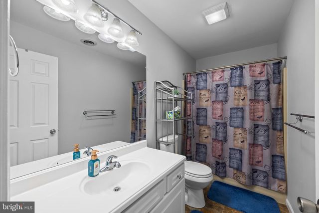 13 GARDEN CT, Elizabethtown, PA 17022