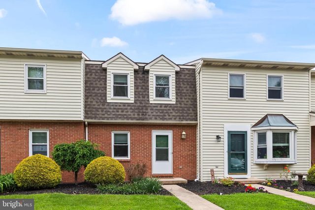 13 GARDEN CT, Elizabethtown, PA 17022