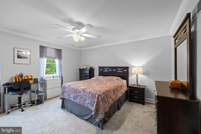 13 GARDEN CT, Elizabethtown, PA 17022