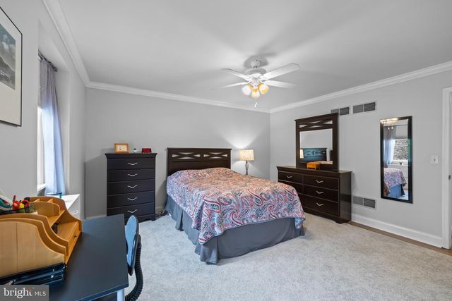 13 GARDEN CT, Elizabethtown, PA 17022